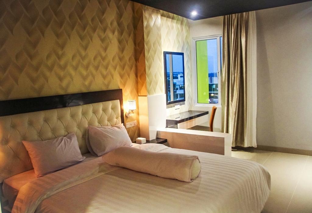Kaliban Hotel Batam Buitenkant foto