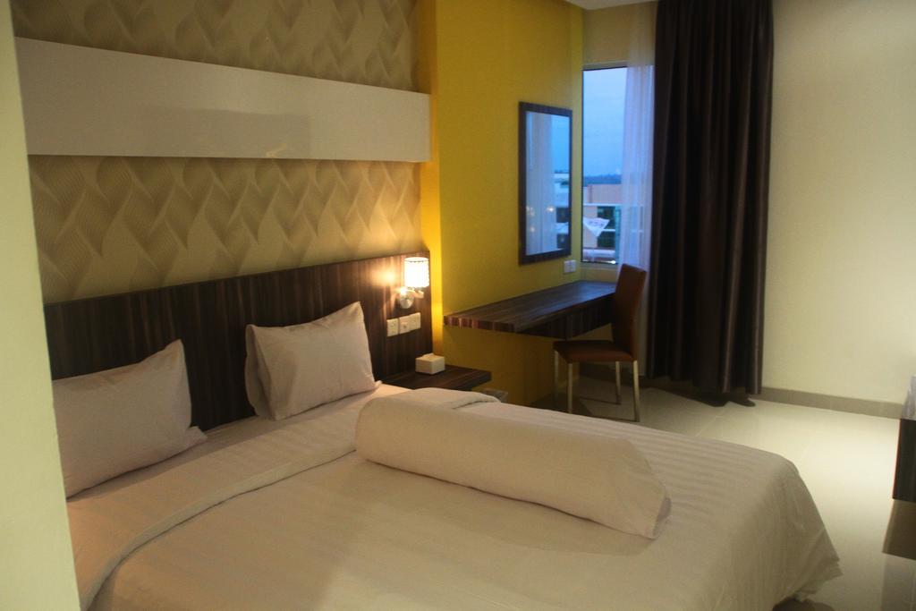 Kaliban Hotel Batam Buitenkant foto