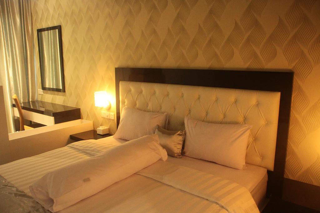 Kaliban Hotel Batam Buitenkant foto