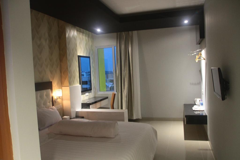 Kaliban Hotel Batam Buitenkant foto