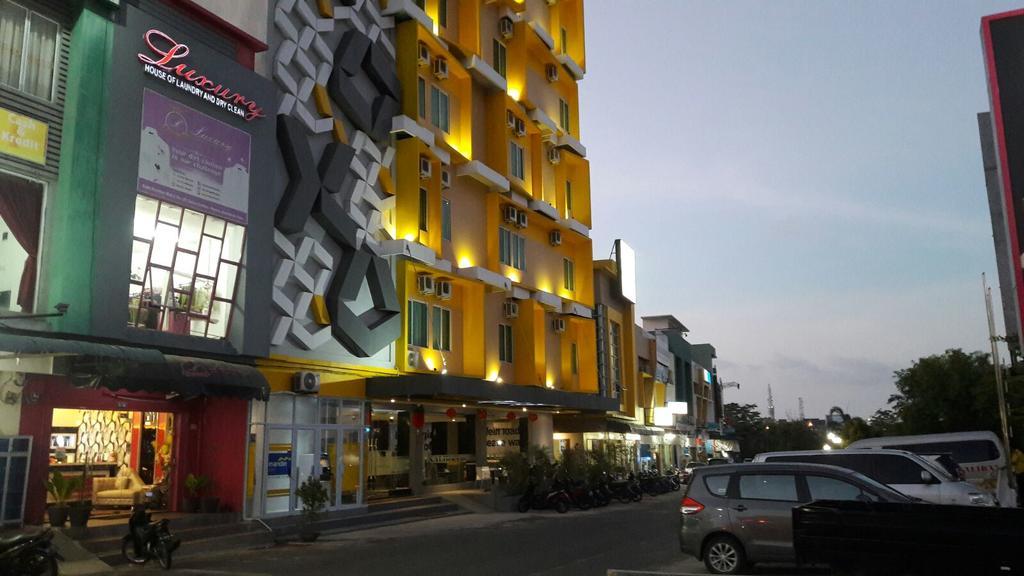 Kaliban Hotel Batam Buitenkant foto