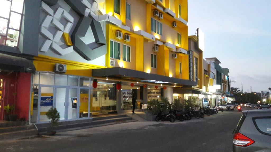 Kaliban Hotel Batam Buitenkant foto